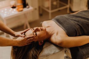 Read more about the article Энзимные пилинги: нежный уход для вашей кожи