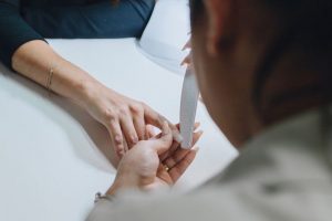 Read more about the article Депиляция чувствительной кожи: когда записываться и что обсудить с мастером