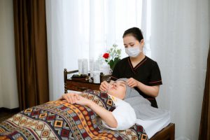 Read more about the article Как выбрать массажиста для лица: вопросы перед записью и признаки хорошего сеанса