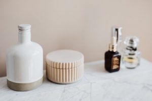 Read more about the article Уход за кожей после шугаринга: что использовать и чего избегать